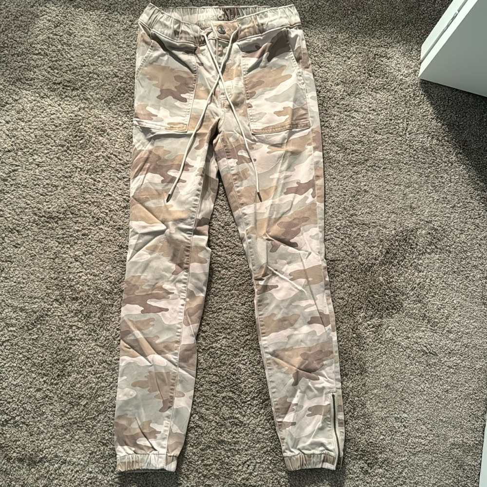 American Eagle Next Level High Waisted Jegging Jogger Camo